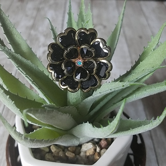 Fashion Ring, Black Floral stretchable ring - Picture 4 of 6